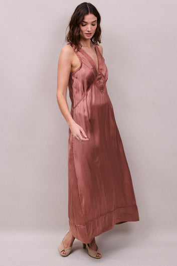 Faune Primrose in Sandalwood